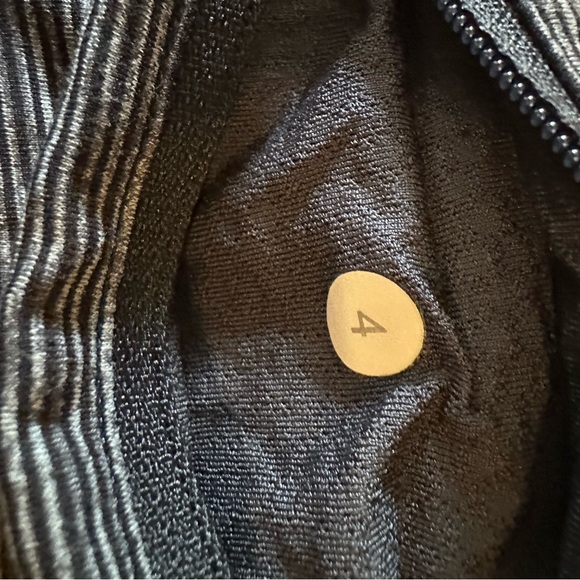 Lululemon Black Ruffled Mini Skirt - Picture 3 of 3